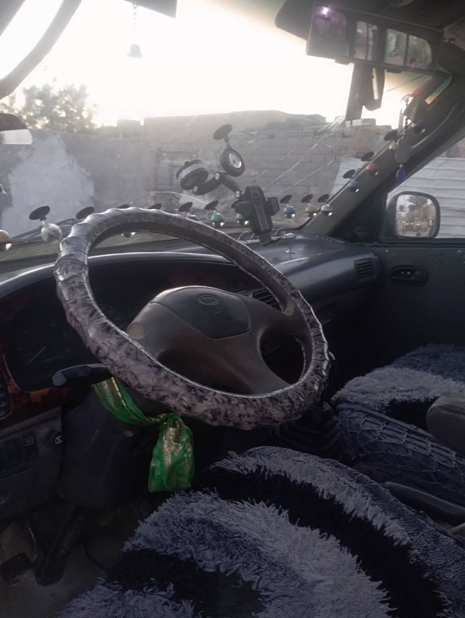 سلام عليكم سياره بريجو للبيع موديل 96 محرك ينقص كير جديد اكسن جديد حداديه جديده مصفره هيئه خط بحث أبو غرق بابل حسين مكان سياره حله أبو غرق سعر 48هل موجود ***********
