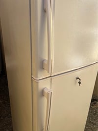 ثلاجة نضافه ٩٥٪ • مغناطيس الباب ناقص • كربلاء