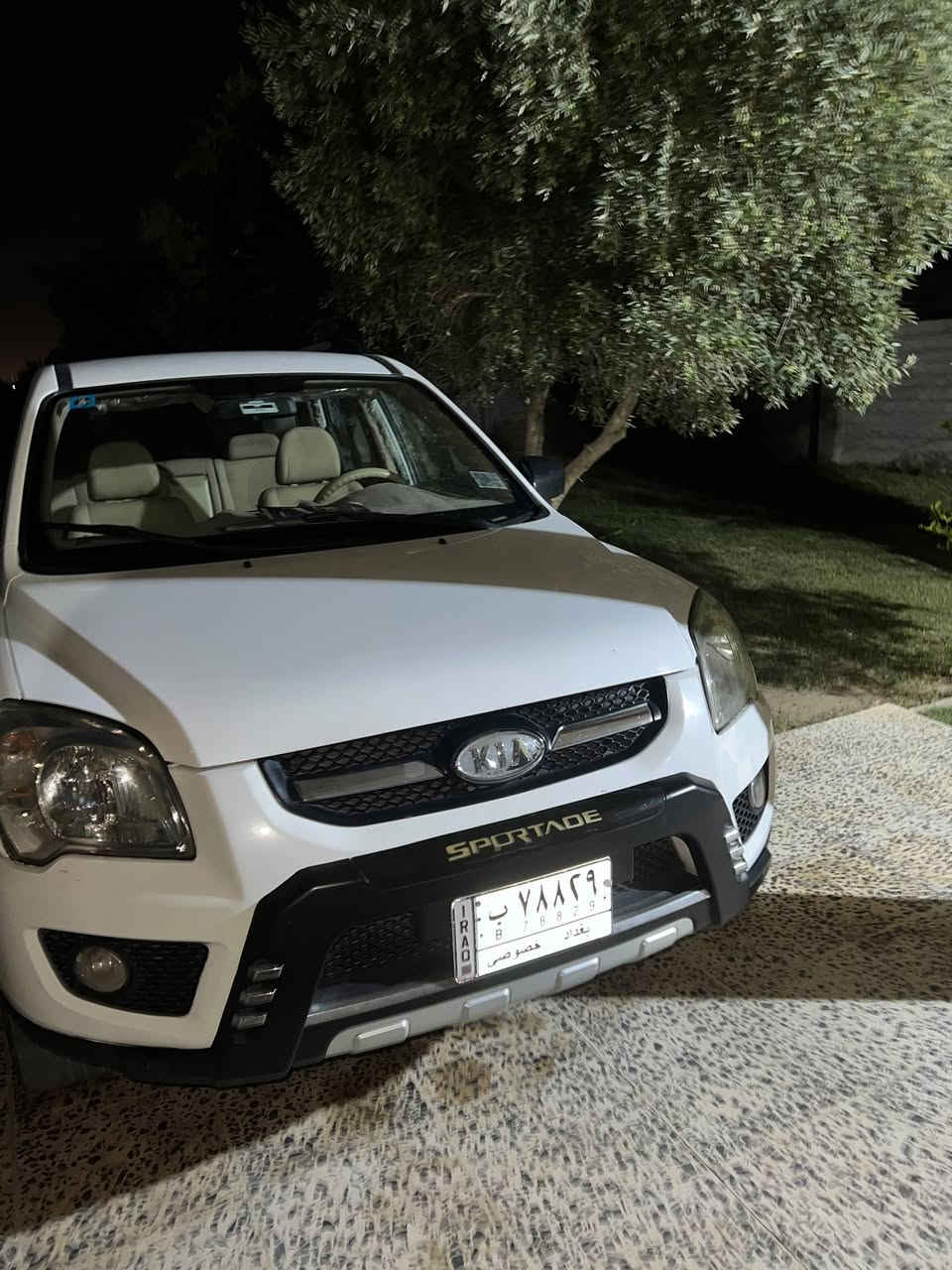 سبورتج موديل ٢٠٠٩ مكفوله من الضربه والصبغ عدا بارد موضح بسونار محرك كير مكفولات رقم بغداد
السعر ١٢٠ وبيها مجال بسيط
مكان السياره الفلوجه
اخوان مكلف بنشر ***********
