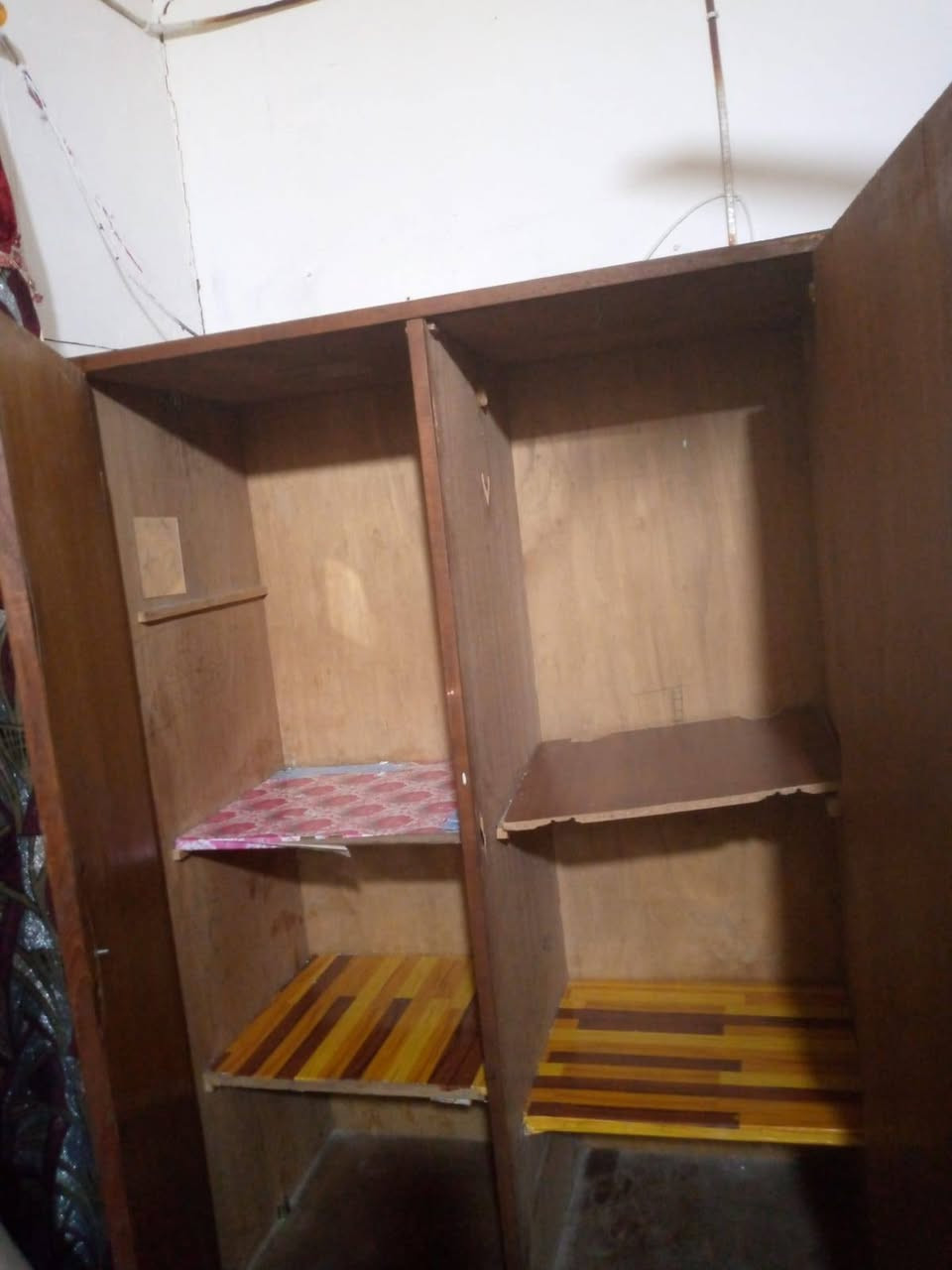 السلام عليكم كنتور صاج للبيع سعرة 50 التواصل ع رقم ***********
