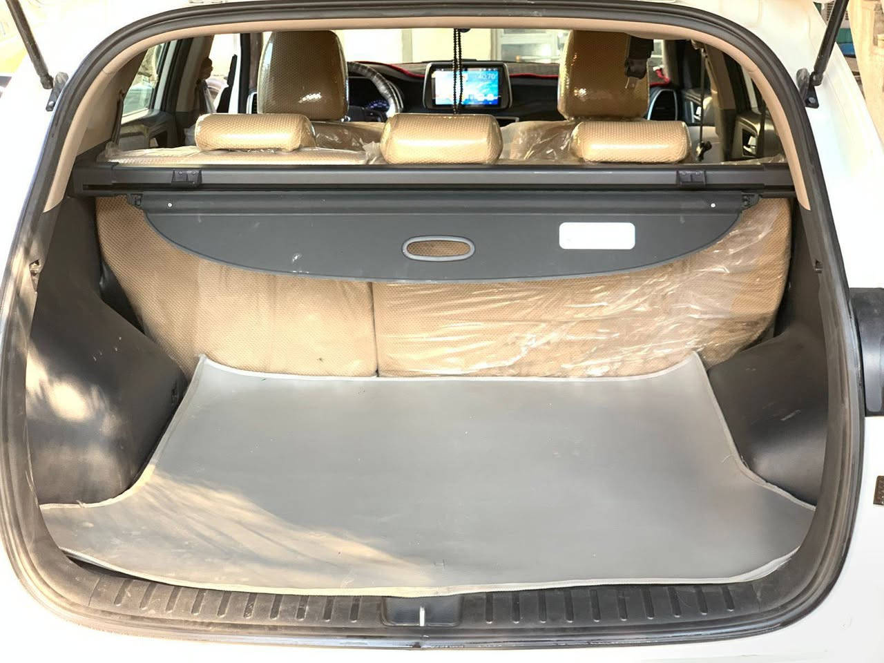 سلام عليكم عندي توسان 2020 سياره جديده خير من الله  بيهة اثر حالوب خفيف ولباقي كفاله  عامه ماشي 22الف حقيقي شرط سونار سياره ما طالعه مضمومه الله شاهد  سبير منازل لزكات الشركه بيهة بسمي  مكاني بغداد الجديده الستفسار خاص رقم الهاتف***********
