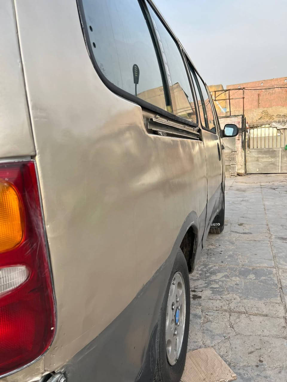 سلام عليكم ورحمة الله وبركاته كيا بريجو موديل 96معمره جديد كير اكسل مكفولات مكينه بيها خيط تبخير تخم تايرات جديده صدر خلفي امامي جديد كشنات ستاركس كهربايات كلها شغاله شواصي مكفولات سنويه30رقم واسط مميز تريد وكاله تريد تحويل مصفره هيئه وغرامات مصفره هزه جديده مكاني بغداد-شعله
السعر43وبيها مجال
***********
