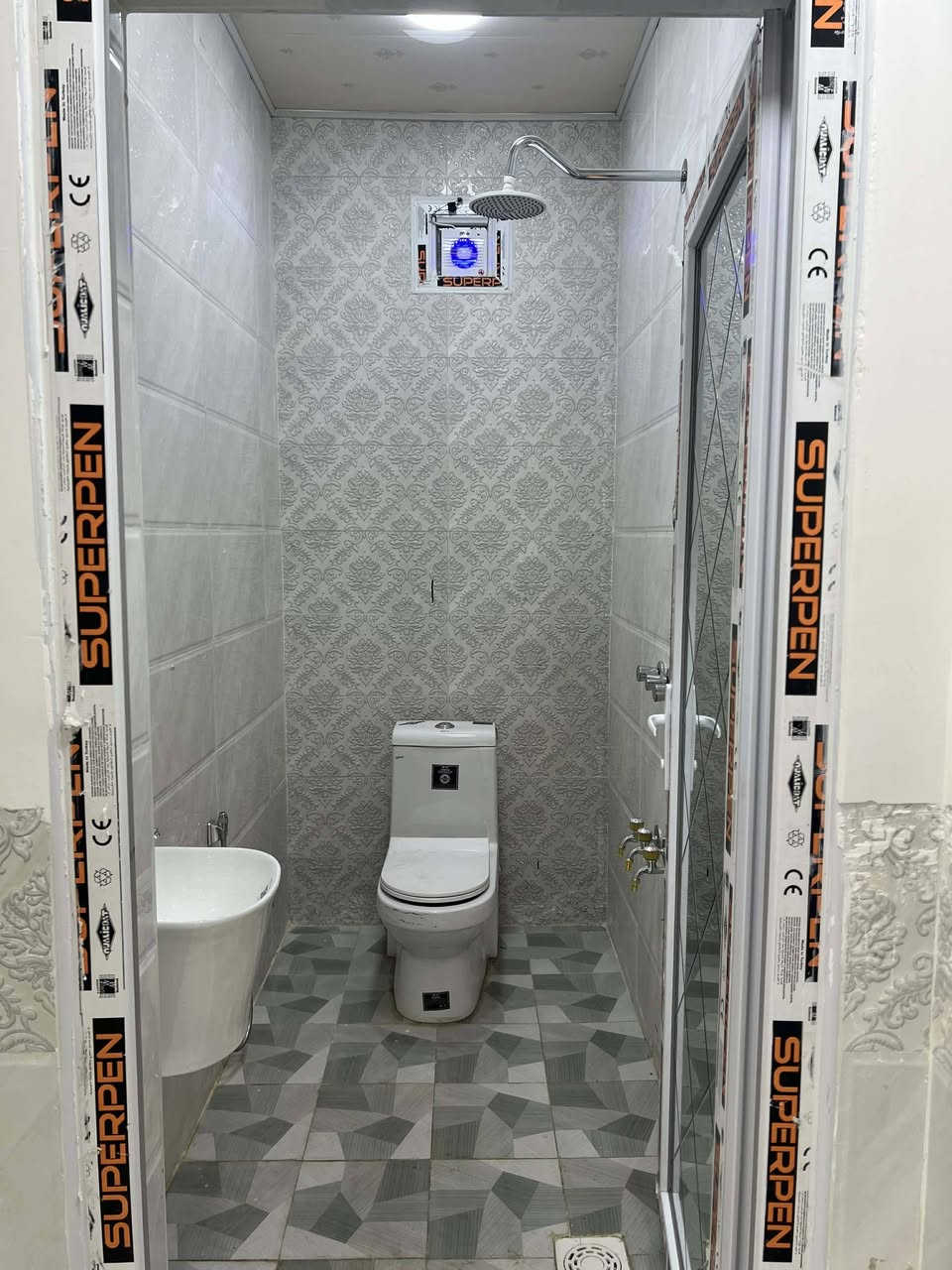 🏠 بيت للبيع في كربلاء
📍 الموقع: حي موسى الكاظم، قرب فندق البارون
📐 المساحة: 50 متر
📄 السند: سند زراعي 25 + قرار محكمة
👷‍♂️ البناء: حديث، درجة أولى
🛏 التفاصيل:

3 غرف نوم

شارع بعرض 8 متر

كافة الخدمات متوفرة (ماء، كهرباء، مجاري، تبليط)

💰 السعر:95مليون (قابل للتفاوض)# يبعد عن شارع البارون 350 متر للتفاصيل أكثر الاتصال على الرقم *********** متواجد واتساب
