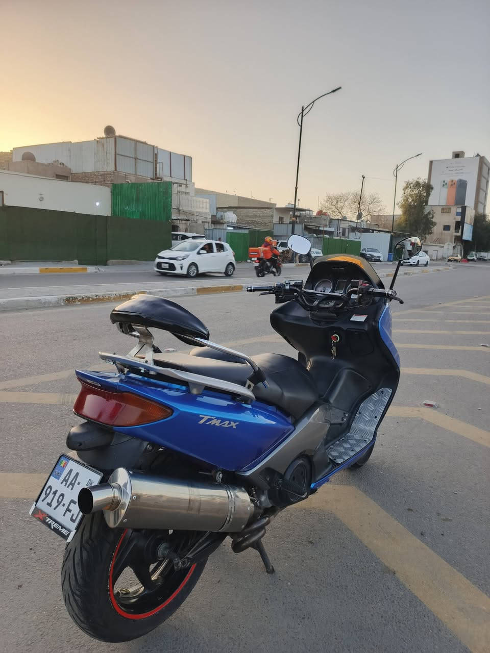 سلام عليكم من رخصة الادمن للبيع تيماكس 2008 ماشيه ٤٢ مكينه ممفتوحة ابد للاستفسار *********** السعر المقدس ٢٣ عنوان بغداد الطوبجي
