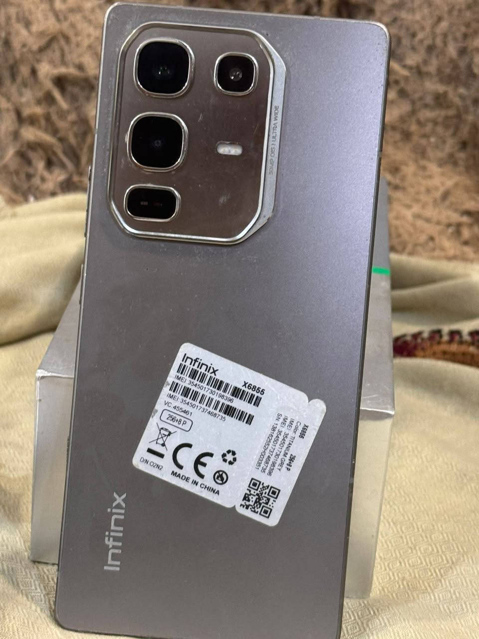 العنوان: Infinix Note 50 Pro للبيع - بحالة ممتازة〽️〽️
المواصفات:📝📝
​الموديل: Infinix Note 50 Pro.
​الحالة: نظيف جداً (شبه جديد)، خالي من الخدوش والعيوب.
​الأداء: معالج قوي للألعاب والتطبيقات الثقيلة.
​الشاشة: شاشة كبيرة بدقة عالية وألوان ممتازة.
​البطارية: تدوم طويلاً مع دعم الشحن السريع.
​الملحقات: متوفر مع الكرتونة وكافة الملحقات الأصلية.
​ملاحظات إضافية:
​الجهاز لم يفتح ولم يسبق له الصيانة.
​لا توجد أي مشاكل تقنية أو برمجية.
​السعر: [250بي مجال او مرواس مع أيفون ]
للتواصل: [***********واتساب فقط☎️☎️]
