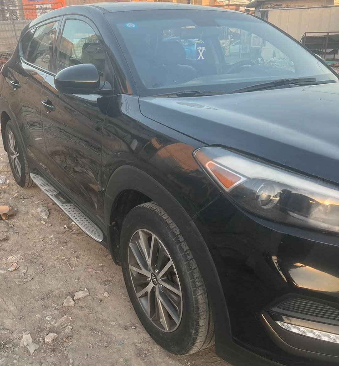 السلام عليكم توسان 2017 وارد امريكي حادثها جاملغ امامي وجاملغ خلفي رقم بغداد بسمي محرك 2000 مواصفات عاديه سعر 140 وبيها مجال بسيط مكاني بغداد الدوره ***********
