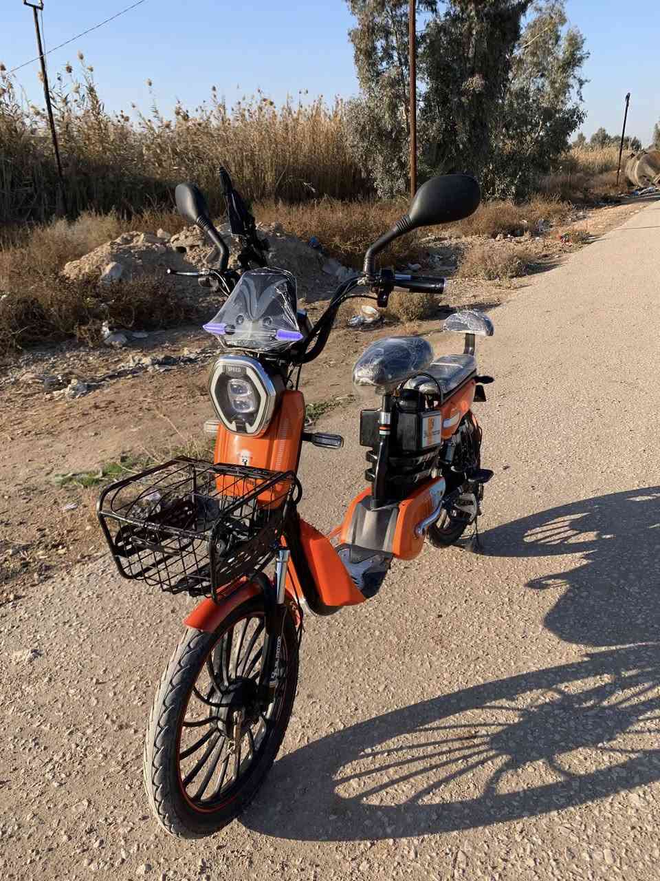 السلام عليكم 
لبيع نضاف حيل الحمره 5 بطاريات سرعه 60 حقيقي نمر 4ملف 1000 كارت سويجين بلوتوث سعرها 300 وبيها مجال 
البرتقاليه 4 بطاريات نضاف حيل سعرها 300 وبيها مجال ***********
