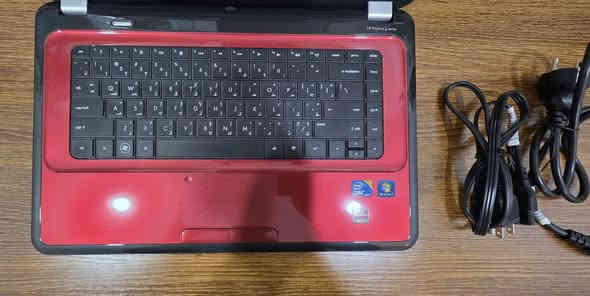 -جهاز لابتوب Hp للبيع .
-المواصفات:
*Hp pavilion g6 NoteBook PC.
Cpu: intel core i3 2.53Ghz M380 .
O.s: windows 10 pro (مفعل لكن غير اصلي).
*RAM: 4GB .
GPU: AMD Radeon 7400M.
-الجهاز نظيف 100% .
-الملحقات كاملة كيبلات+ شاحنة+ كتيبات تعليمية+كارتونة.

التواجد: النجف الاشرف.
النقال: ***********  واتساب .
السعر: 200 الف دينار . النجف
