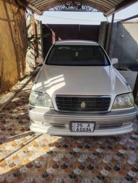 ملكة • ٢٠٠١ • مكفولة