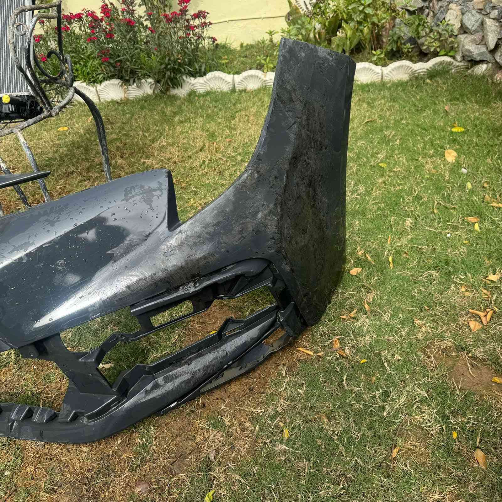 سلام عليكم دعاميه مال كورلا se 2024 لون اسمنتي غامق مصلحه تحتاج صبغ فقط وراديتر ايضا يحتاج قزان مفتوحات من سيارة تفصيخ
***********
