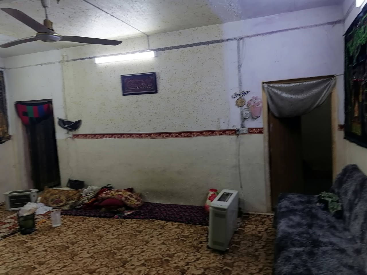 دار سكن ١٣١ متر طابو صرف
الواجه ١١ متر
البناء طابوق عكادة قديم
عالي عن الشارع
البناء استقبال غرف نوم عدد ٢ مطبخ وصحيات
اضافة الى غرفه صغيره مخزن في الأعلى وبيتونه وغرفه هيكل
السعر ٦٠ مليون مع مجال قليل
الموقع الديوانية حي العسكري الثالث قرب مدرسة المسرة
للاستفسار أكثر مراجعة مكتب التوكل للعقار الكائن في حي العسكري شارع ٣٠ او الاتصال والمراسلة على الواتساب على الرقم ***********
@إشارة
