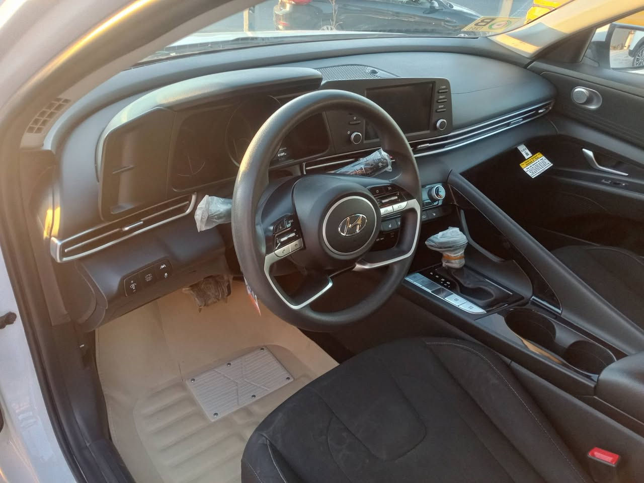 سلام عليكم النترا هايبرد موديل 2023 امريكي ماشيه 40 صور الحادث مرفقه بالمنشور سونر مرفق بالمنشور  سياره جديده بمعنى الكلمه مكفوله عدا حادثه سياره مناقصه كل شي السعر 135 مكان السياره بغداد حي النصر ***********
