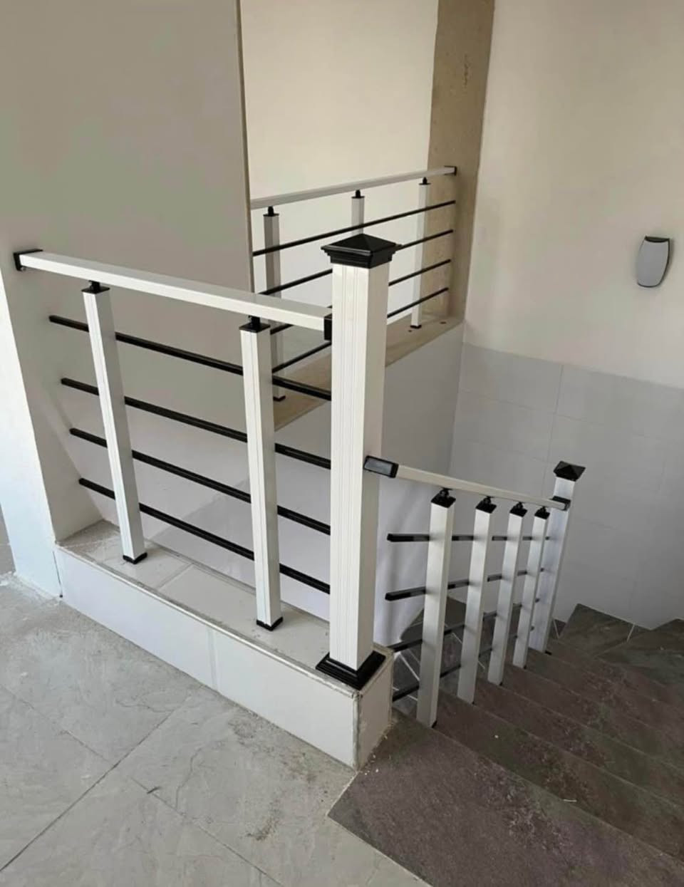 ئامادەین بۆ دروست کردنی محە جەرەی ئەلمینۆم🛠
بە شێوازی .خر.⚫️✅.مرەباح. ◼️✅.جامی سکۆریت.💎✅وە چەندین ڕەنگمان بەر دەستە.وەکو(سپی بەفری)(ڕەش)و(ڕەشی مات)ئنترساد)(سلڤەر)(کرێمی)(زەردگۆڵد)(شاپانی)(ساجی)
وە کاردەکەین بۆ شاری هەولێرو دەوروبەر⏳
به نرخێکی زۆر گونجاو💵👌
بۆ زانیاری زیاتر پەیوەندیمان پێوە بکەن📞📩🛻
لەرێگای(واتسئاپ)(ڤایبەر)(کۆڕەک)*********** أربيل, العراق
