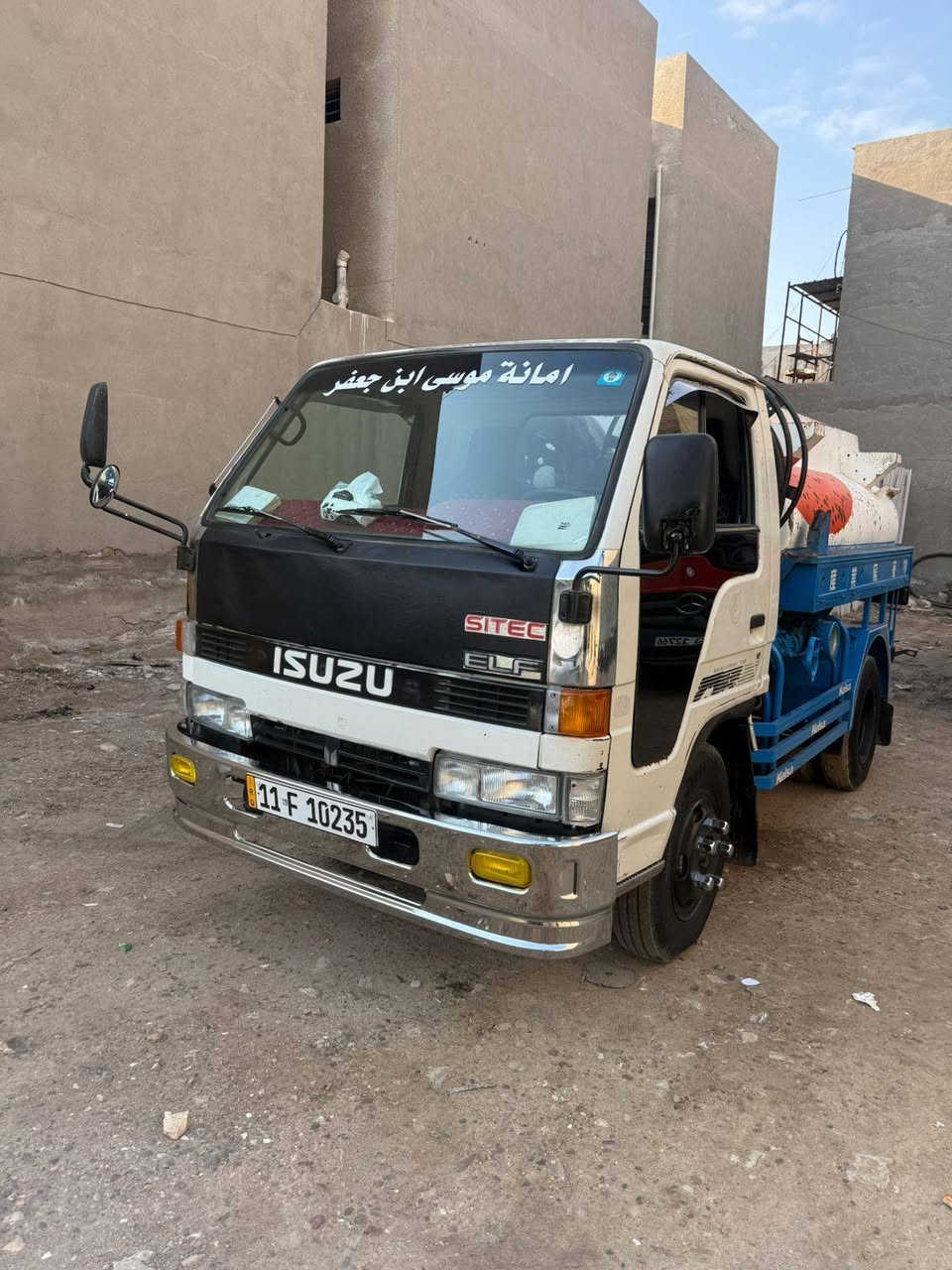 السلام عليكم تنكر حموله 2200 تنكر جاهز عداد ابو الساعه مجموعه سحب ودفع السيارة جاهزه العنوان بغداد شهداء السيديه رقم الهاتف ***********
