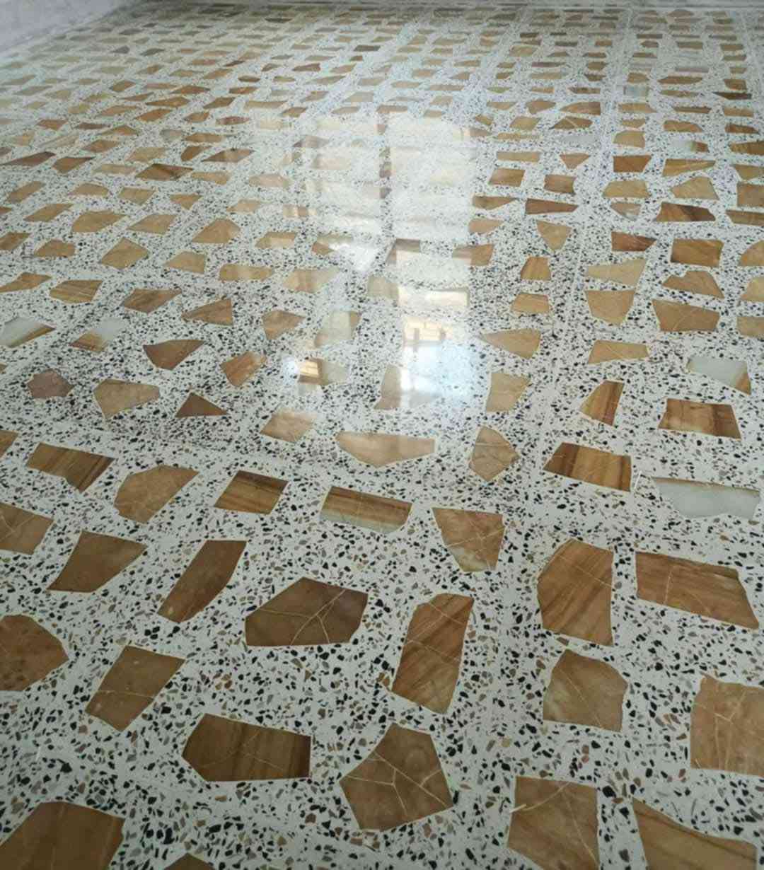 جلي الموقعي لكافه انواع الكاشي القديم والجديد ومعالجة الكاشي القديم والمحفر بأحدث المواد والطرق 
• جلي المرمر الطبيعي بكافه انوعه 
[ تنظيف وتلميع فقط للكرانيت والبورسلين والسيراميك  للاستفسار  ‏‪***********‬‏  يتوفر واتساب  ‏‪***********‬‏] الأسعار تكون حسب المساحه ونوع الارضيه
