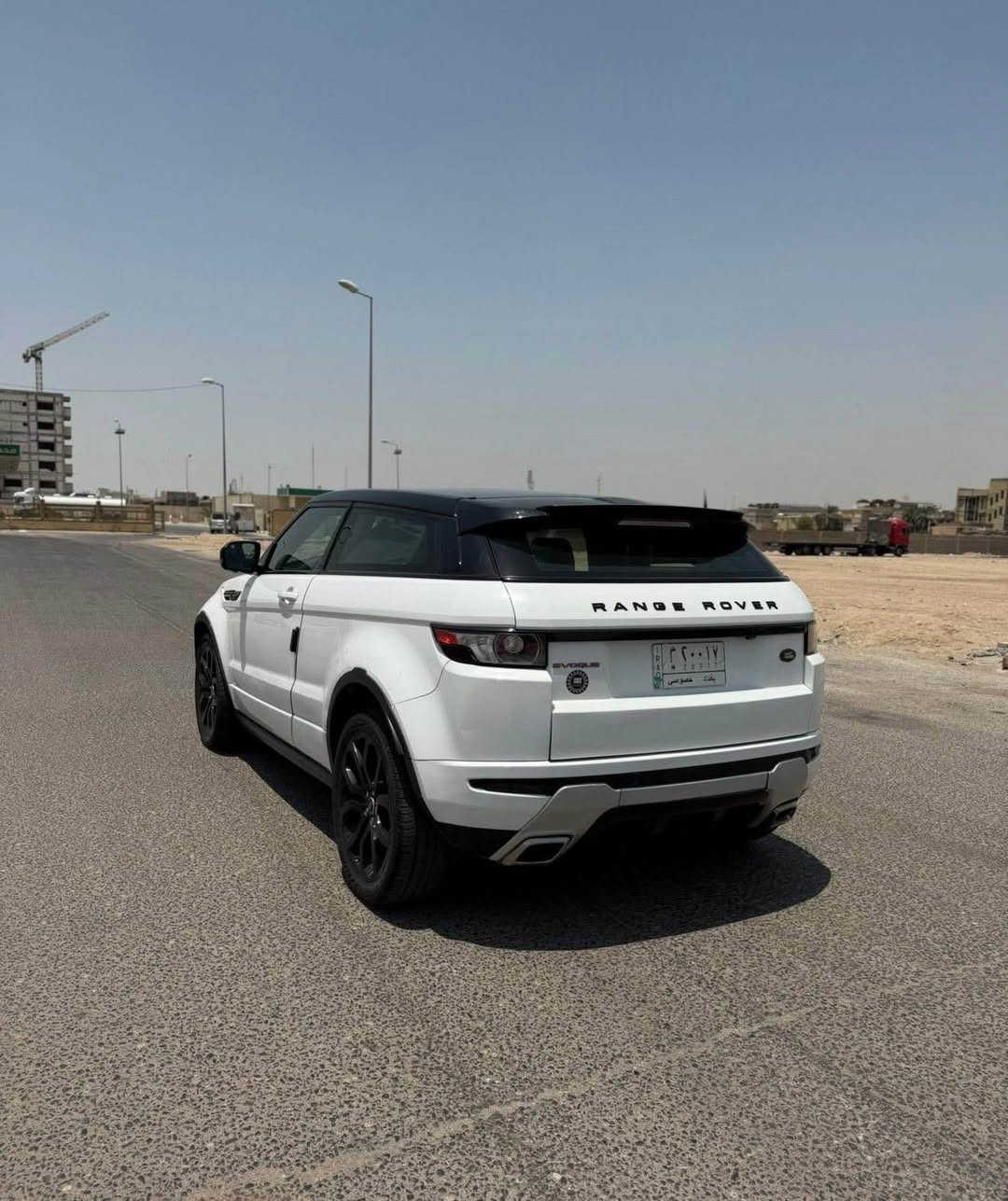 للبيع رانج روفر ايفوك 2012
فول مواصفات 
حساسات  خلفي
كشافات ضباب امامي خلفي
صندوك كهرباء
ليد نهاري
كير ماوس 
زراك لايت
هند بريك بصمه
اوتو سايد بريك
كشنات جلد سبورت 
كشنات كهرباء امامية
ميموري كشنات امامية
حساس مرآة وسطية وجانبيات
مراة قلاب عند تغير الكير الى الوراء
قمارة بانوراما كاملة على طولها
مري شفط
اشارات بالمراية
اربع انظمة قيادة 
نظام سبورت للتسارع مع شفتات للقيادة خلف الستيرن
نظام كروز سرعة للطرق الخارجية مع امكانية القيادة باليد للبانزين والسرعة بدل استعمال الارجل
نظام التحدث مع السيارة للتحكم بالاوامر الصوتية للراديو والمسجل
تحكم ستيرن كامل 
وبعد مواصفات بيها
انارة داخل 
نظام صوت مرديان جدا مميز
وبعد مواصفات 
السعر 96 وبيها مجال قليل 
*********** البصرة, العراق
