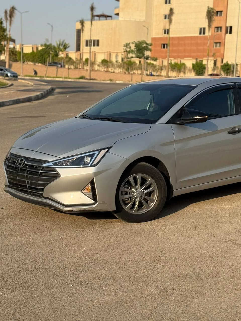 Elantra AD 
2025 
p2 
فئه تانيه 
فبريكا بالكامل 
عداد ٤١ صيانات توكيل 
رخصه سنه
اسكرينه و عزل حراري و شاشه ١٠ بوصه و كسوه جلد و امبينت لايت
السياره بحاله الزيرو
مكان المعاينة مصر الجديده
#متاح_تقسيط بنوك وشريكات
٠١١١٦١٢٢٠٤٢
010 12374747 
٠١٥٥٤٢١٨٦٧٠


**إذا كنت صاحب هذا الإعلان وتريد حذفه لأي سبب، رجاءا أرسل رسالة إلى الدعم الفني**