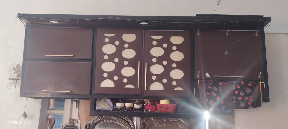 كاونتر للبيع مستعجل اضرار بسيطه تجي وشوفه سعر 80الي يريده يتواصل بس واتساب بيع مستعجل ***********العنوان سبع البور
