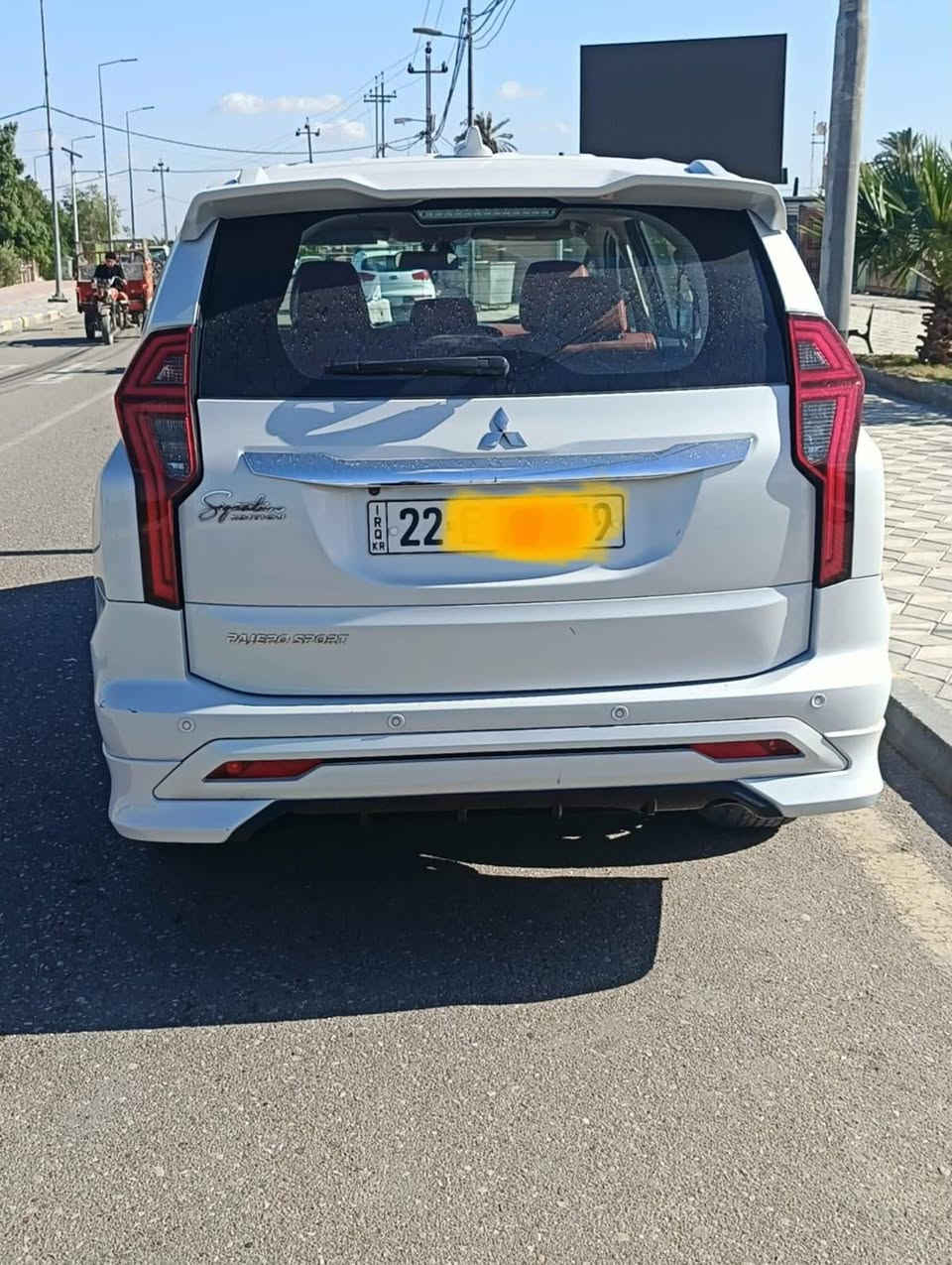 سلام عليكم
سيارة باجيرو ياباني موديل ٢٠٢٠
ماشة ٥٣
مكفوله كفاله عاامه رقم اربيل بسمي 
العنوان ميسان / ***********
