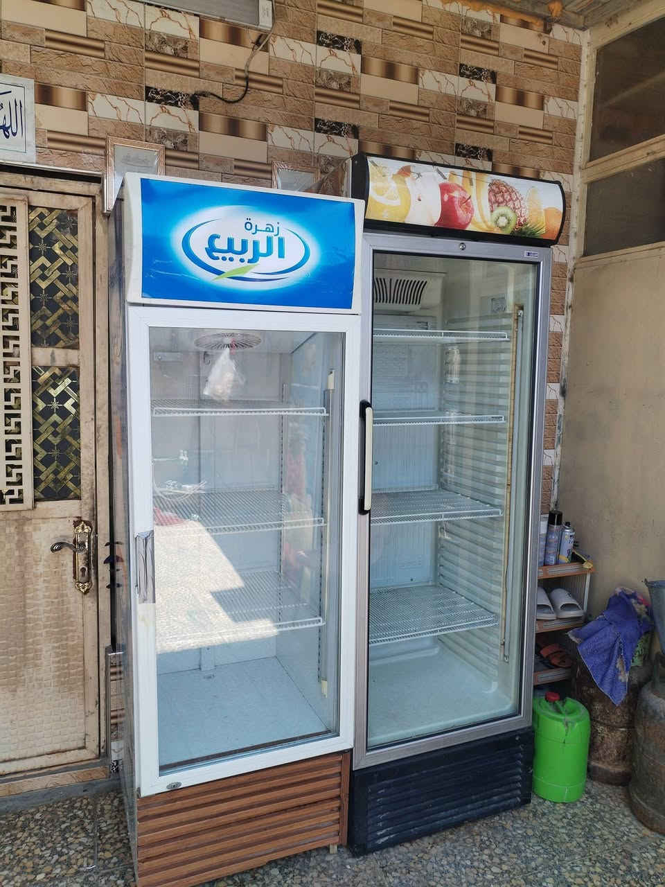 عارضات عمودي عدد 2 ومجمدة حجم 18 قدم العنوان بغداد حي اور الشراي يتصل على هذا الرقم ***********

