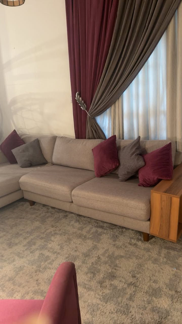 السلام عليكم 
عندي هذا اثاث للبيع 💜💜
كورنر + كراسي ٢ بنفسجي + بردة 
ابيعهم كلهم ب مليون دينار عراقي  كامل 

تفاصيلهم والسعر : 

* كونر ماخذته من ارز لبنان ب مليون ميزاته مريح كلش و كل القطع تلبيس سحاب يعني كل فترة افتحة كامل ينغسل بالغساله ويرجع وبي قطعة ديكور خشب جانبية هي طبلة وهي ديكور تعتبر  

مكاني بغداد ذاكرة قياس كورنر ب اخر صورة


**إذا كنت صاحب هذا الإعلان وتريد حذفه لأي سبب، رجاءا أرسل رسالة إلى الدعم الفني**