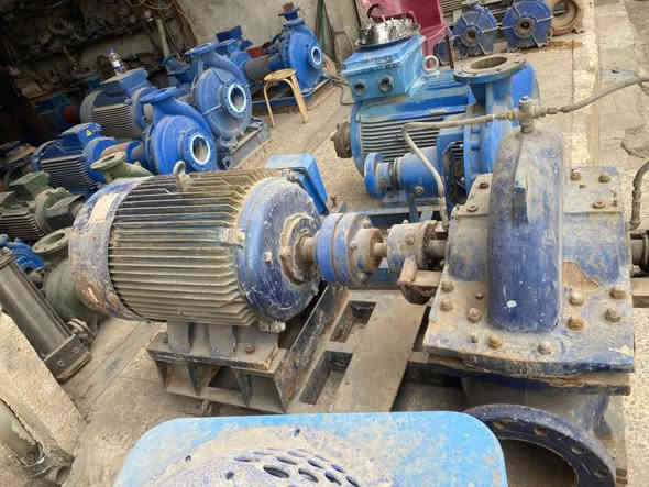 السلام عليكم 
مضخه ماء 8/6 هيد 60 صناعه بالغاريه خاصه في المشاريع شرط العمل سبلت كيت مع محرك كهربائي100 إحصان دوره 1500 ملفوف غير بلادي على الكهرباء الاعتياديه تجميعه المحرك مع المضخه بلاديه 
العنوان :سامراء سوق مريم الصناعه القديمه 
الهاتف :***********
