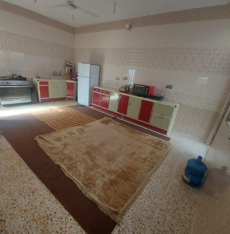 مكتب سومر للعقار،
بيت 300متر للبيع
عنوان البيت/الفلوجة
حي الجغيفي الثانيه مربع اسواق جنه
تفاصيل البيت:
وجه 15 متر
نزال 20 متر
ركن على شارع 10
طابقين 4 غرف نوم
طابق اول:غرفتين وصاله ومطبخ
واستقبال حمام ومنور عدد2
ارضية كاشي
طابق ثاني:غرفتين نوم وصاله وحمام
ارضيه بورسلين،
بناء طابوك،بناء سنة 2020
طابوزراعي صرف تحويل
السعر/200 مليون وبي مجال
السعر يحدد من صاحب العقار
***********
***********
