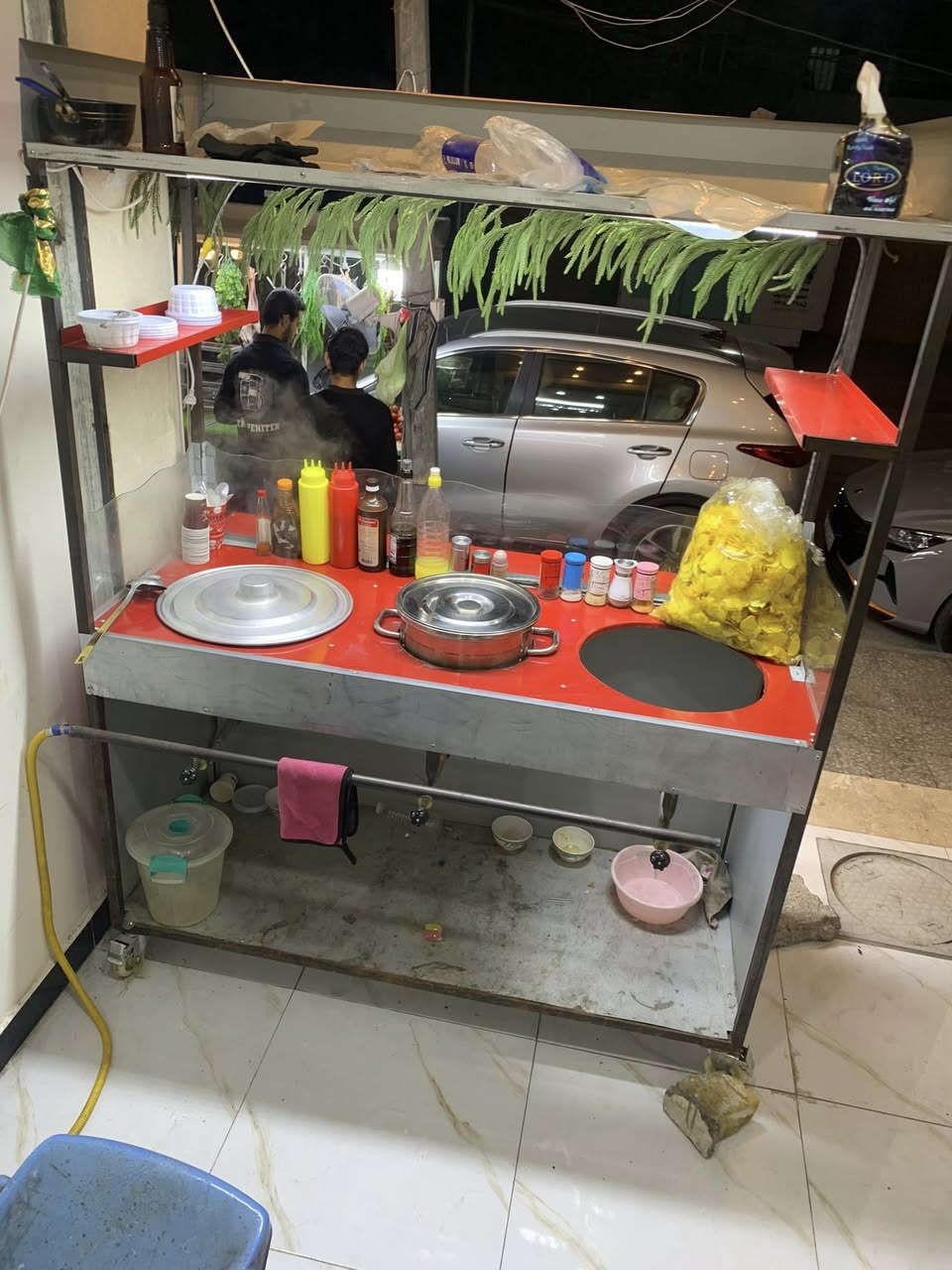 سلام عليكم متوفر عربانة لبلبي وباكلة وذرة كاملة مكملة استخدام قليل مرتبة ونضيفة تاخدة وگبل تفتح الجذور وياها ومربوطة ب بوري غاز ومنظم شي مرتب ونضيف و وياها قلاية فنكر وبتيتة حلزونية استخدام قليل وبيها منظم مربوط وكآمل مكاني بغداد الغدير قرب بغداد الجديدة للتواصل خاص او واتساب ***********
