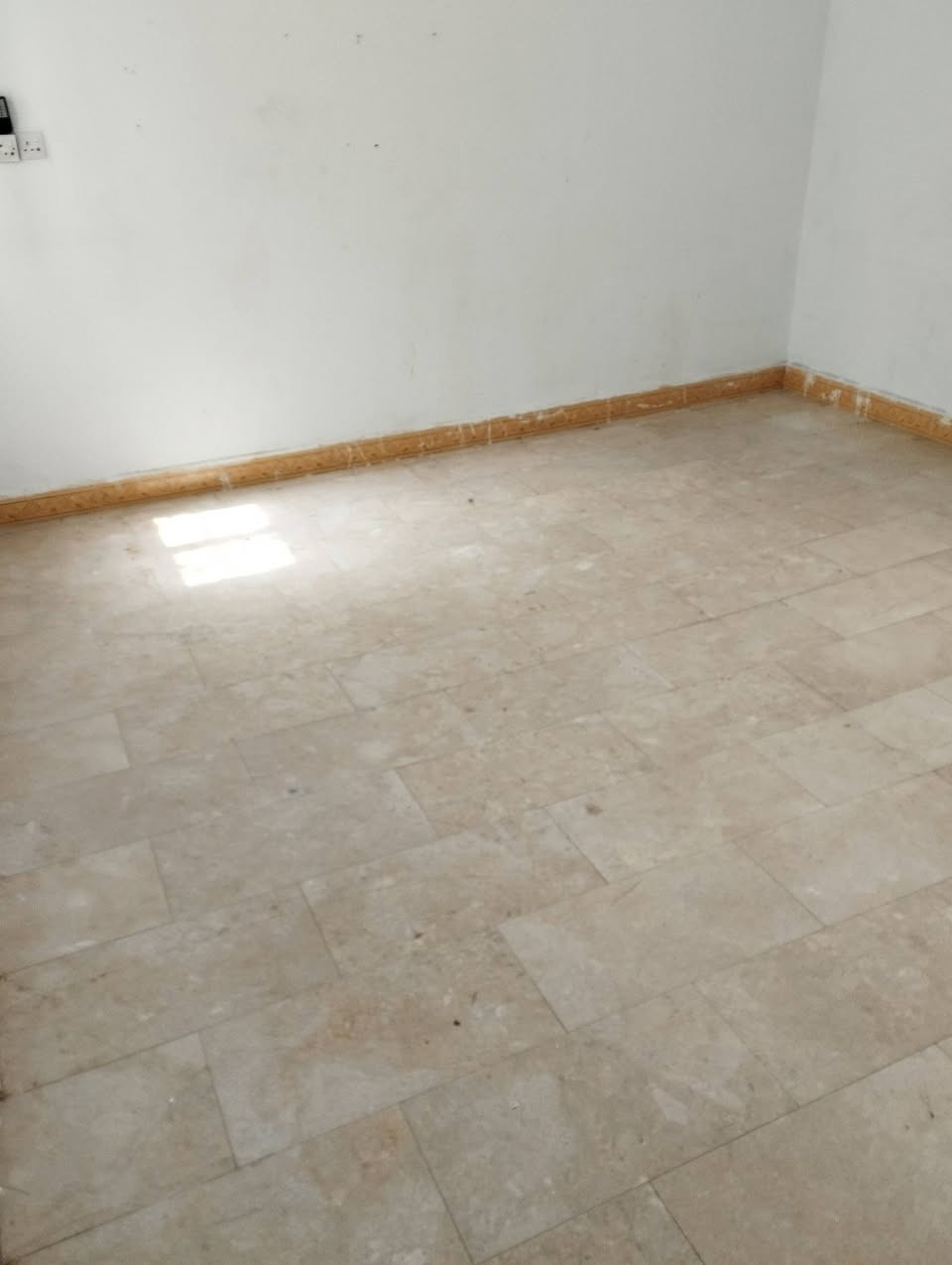 يوجد بيت كبير للايجار في حي اور الأولى يحتوي على ثلاث غرف نوم للاستفسار الاتصال على الرقم *********** بعد الساعة الثالثه ضهرا
