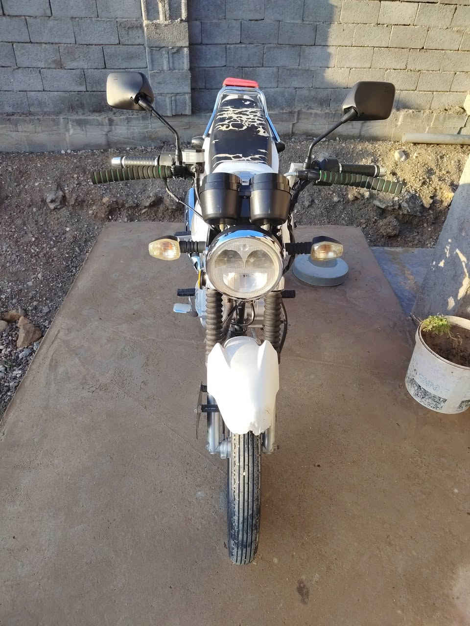 دراجه هايوش موديل 2018 كهربايات شغاله كامل محرك نظيف ونشط وبي اوراق كمرك ورقم شاصي باقي بس التسجيل السعر800 المكان القائم قضاء الرمانه الي حاب يتصل هاذ الرقم ***********
