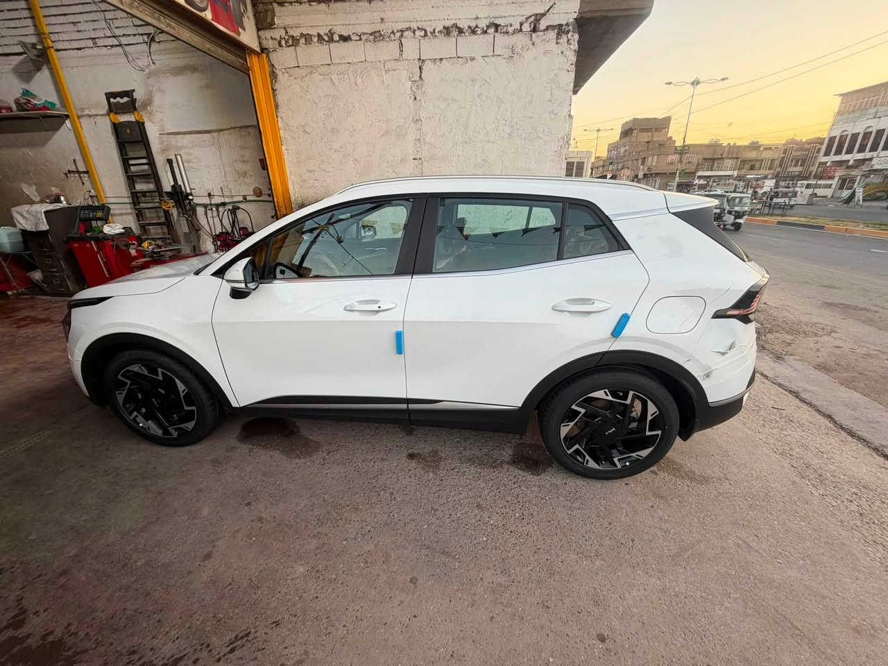 سلام عليكم للبيع سبورتج موديل 23 رقم بغداد
مكفوله  

فول موصفات ما عده البنرامه 
العنوان بغداد مدينة الصدر 

ماشيه 58 
السعر 210 وبيهةمجال 
الهاتف ***********
