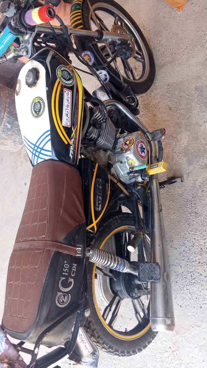 البيع دراجه نامه برو محسن 
عنوان جلولاء 

دراجه نضيفه 5كير 

ورقه موجوده 

تاير خلفي جديد

كهربائيات شغال 

نكره سلف شغال 

دراجه  محرك نضيف 

سعر330وبي مجال 

رقم  ***********
