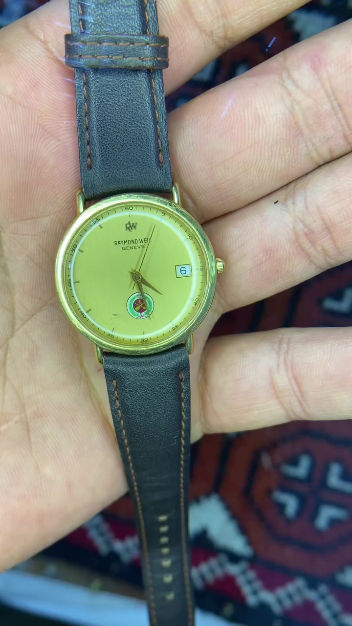 ساعة ريموند ويل التذكارية النادرة، هدية مثالية للدبلوماسيين السويسريين، من سلطنة عمان.
تغليف ذهب قطر31/35
سير مستبدل جلد اصلي
سعر90 الف يتوفر توصيل


**إذا كنت صاحب هذا الإعلان وتريد حذفه لأي سبب، رجاءا أرسل رسالة إلى الدعم الفني**