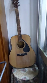 أدوات موسيقى للبيع للتواصل 07710033947