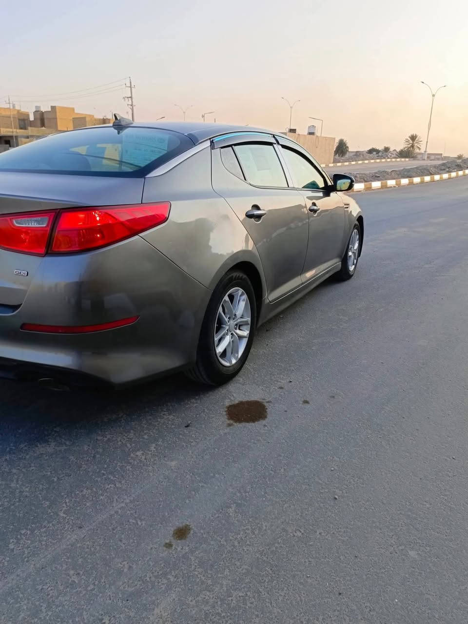 عيد نشر بسبب وعود كاذبه موديل 2015  رقم نكليزي 
ذي قار نكليزي  بسمي تحويل مباشر 
مواصفات نص فول 
تحكمات 
مكينة 2400 معلي كازكيت انسه دوانز
سيارة جاهزه تخم تاير توني شاده 
تبريد منضومة كامله جديدة 
حداديه كلها جاهزه بدون دواخل
ضررها بنيد وجاملغ وباب خلفي ايمن صبغ  جماليه وعدي صور قبل لاا صبغهن بدون تبديل  بدون دواخل *********** واتساب  سعر  ١٠٠ قفل
