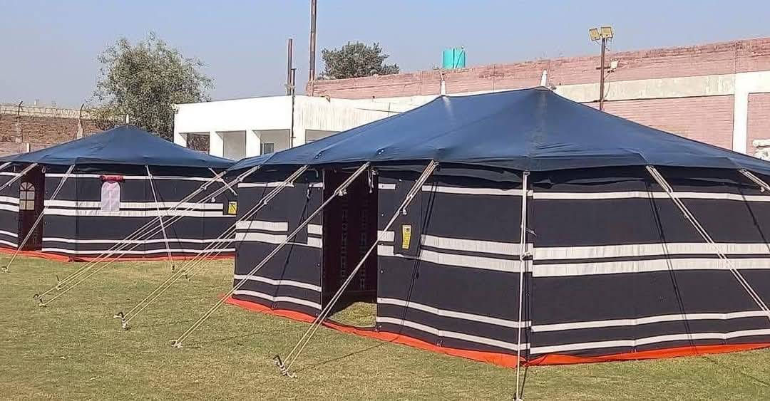 السلام عليكم 
خيمه مستعمله مره وأحده كما معروضه في الصور للبيع وسعر 450 وبيه مجال للاستفسار الاتصال على الرقم  *********** .بي واتساب.
