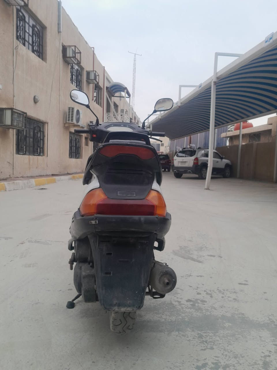 السلام عليكم دراجة فراشة نكره سلف وهندر مكينه ناعمه خير من الله لايت عالي ناصي اشاير تخم تاير جديد الستاند وصطي استاند صفحه قفل جنطه السعر ٣٠٠ بيه مجال بصيط   الاتصال ***********
