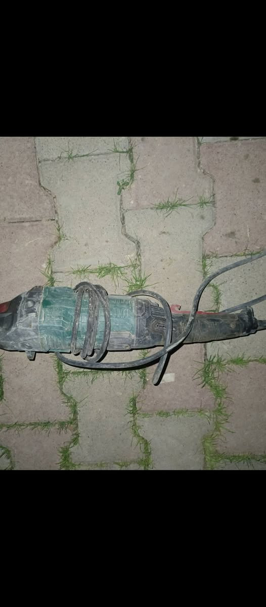 السلام عليكم للبيع  شلع عدة نوع بارك سايد مستعمل اغلبها شغالةتشمل( دريلات جگ همر +منشار كهربائي+ رنده تصفير خشب+ دريل لقم كهربائي عطل فقط دشلي)


**إذا كنت صاحب هذا الإعلان وتريد حذفه لأي سبب، رجاءا أرسل رسالة إلى الدعم الفني**