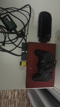 جهاز psp مديل 3000 صعب تلكا نظيف شاحنته الاصليه صعب تلكاها كله صيني بي...