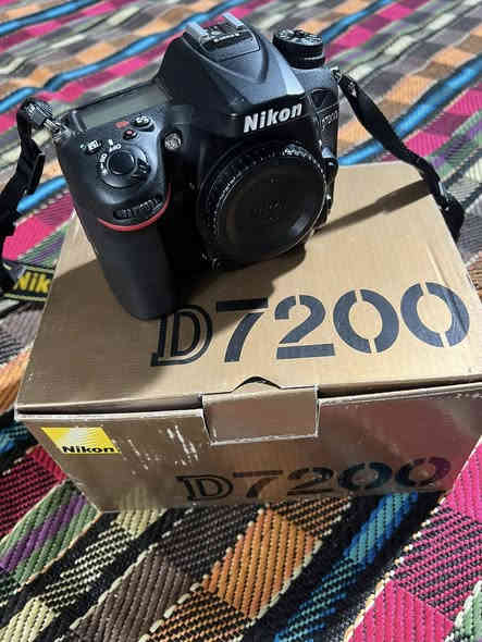 السلام عليكم كامرة نيكون ٧٢٠٠ نضيف استخدام بيت
ملحقات :-
عدسة o٠mm عدسة ١٨-١٠٥
عدة تنضيف وكفر جلاتين
جنطة حجم متوسط
مايك خارجي
فلتر حماية عدسة UV
كريبات عدد ٢ واحد يشتغل بطاريات ساعة
بطاريات ٢
رامات ٢
فيش نقل بيانات والثانيه ربط ع التلفزيون
شاحنة
الكامرة كارتوناتها والقرص والكتلوك كله موجودة جديدة مشتريها على ايدي نضيفة وغراضها كلها البلادية سبب البيع ما متفرغ الها
سعرها ٧٥٠
اتصل او وتساب ***********
