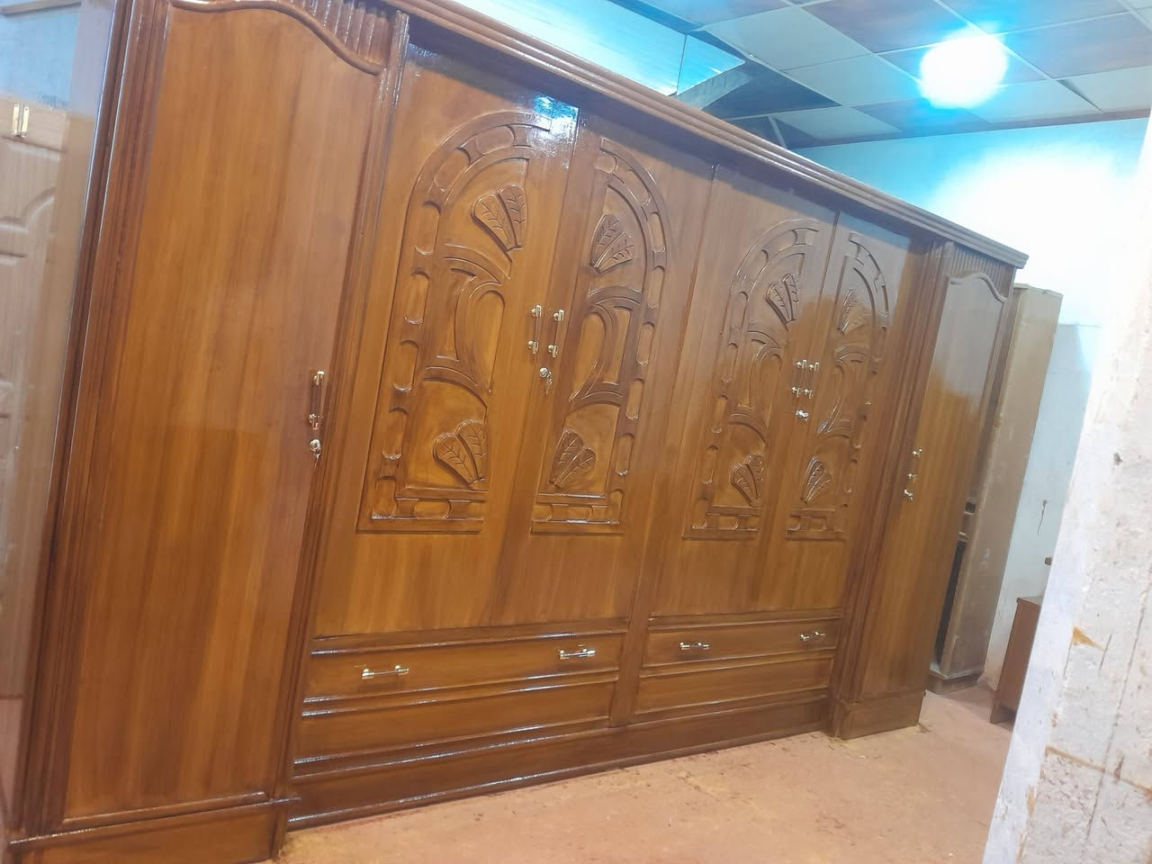 غرفه ام سته نجاره داخل وخارج صاج وثكيل السعر خمسميه وخمسين وبيه مجال الحله ابو غرق حي حسين وتساب او تصال ***********مصطفى النجار
