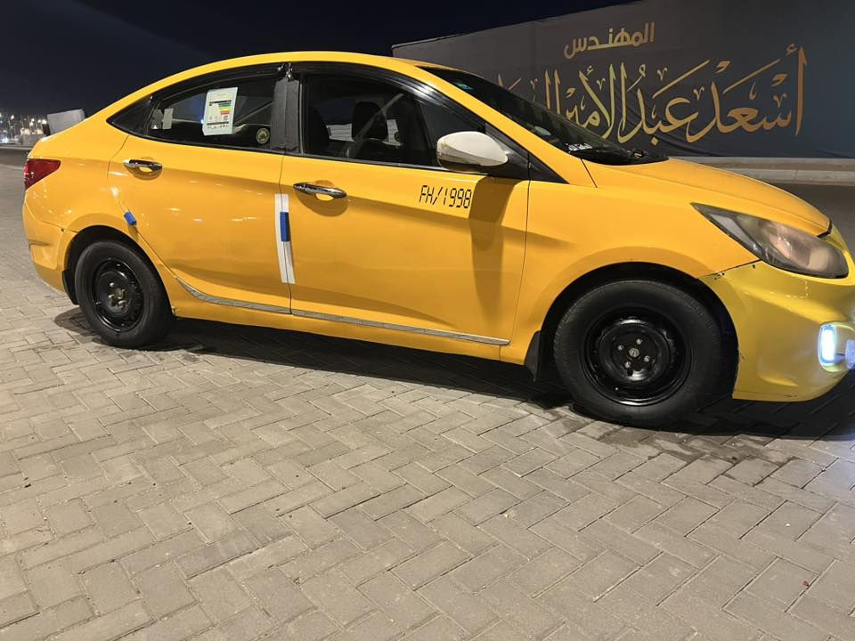 السلام عليكم سياره اكسنت للبيع سياره جاهزه مكينه وكير وحداديه تبريد شغال تخم تاير جديد موديل 2012 مكينه 1600 السعر 73 وبيه مجال رقم الهاتف ***********
