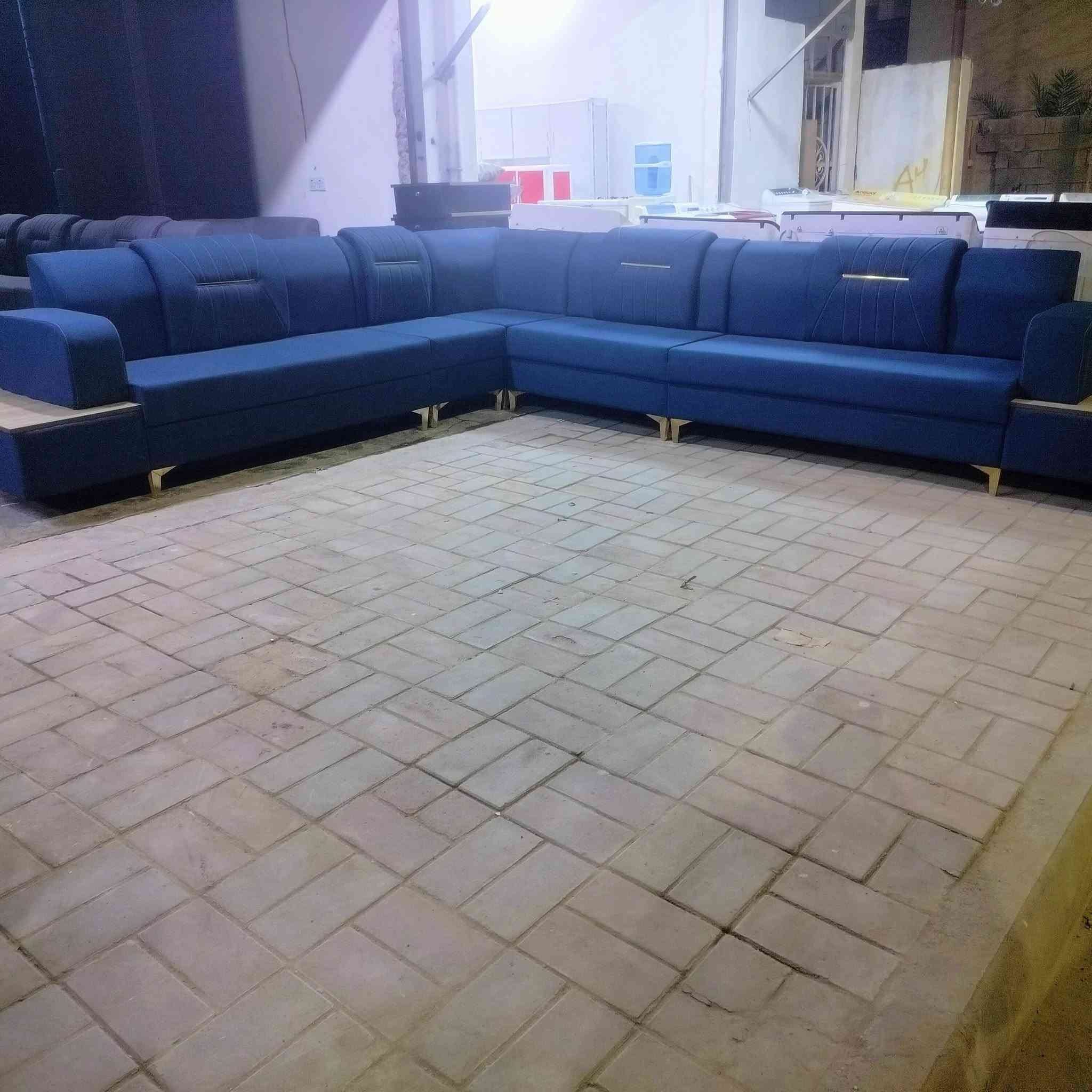 وصول وجبه جديده من الأثاث المنزلي المستخدم والجديد غسالات احجام مختلفه  وكاونترات وسنكات طباخات قنفات ودواوين موديلات جديده وبكل الالوان 
الرمادي التاميم شارع 30بالقرب من جسر الحوز مجاور اسواق المدينه التواصل عالرقم او ع الواتساب 
***********_محمد
