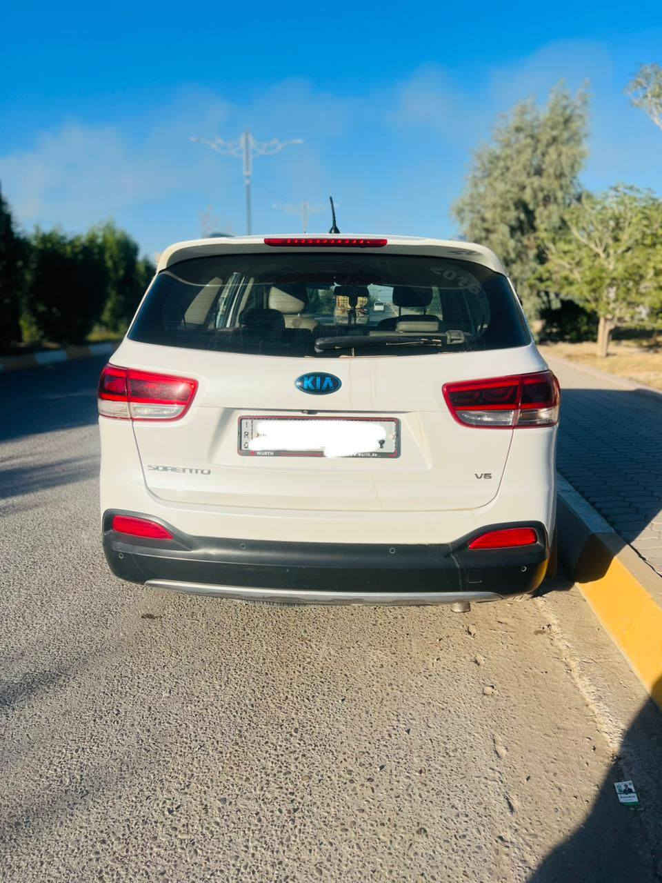 سلام عليكم:سياره سورنتو للبيع موديل 2016 رقم بغداد تحويل مباشر  سياره فول مواصفات وضع الشركه خليجي 6V ماشيه 95الف السعر 235$ مكان السياره بلد تواصل رقم الهاتف ‏‪***********‬‏
