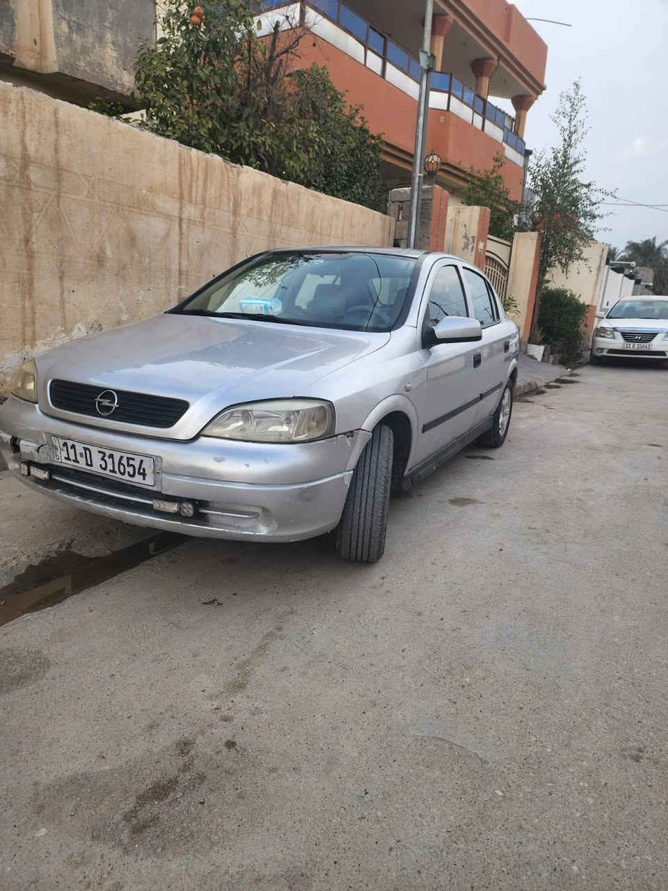 استرا ٢٠٠٢
مصبوغة حزام 
مبايل ***********
موجود ماسنجر و واتساب
