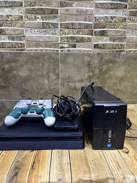 السلام عليكم بلي فور سلم للبيع الستفسار الاتصال على الرقم *********** الله شاهد بلي لوك ستكر ماصالي شهر من اخذيته متروس ألعاب 🥸
