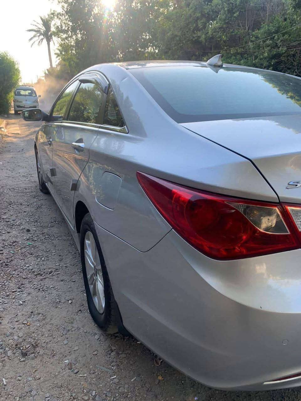 سوناتا ادوات موديل 13
فول ما عايزها برغي 
متوئم بغداد دولي 
مكان سياره سماوه 
السعر 48
***********
