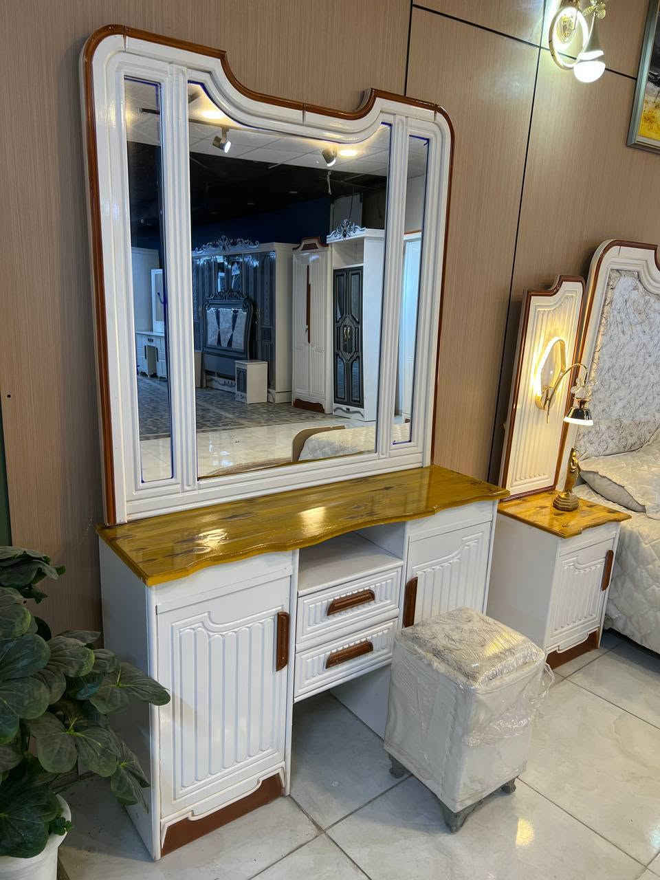 السعر ( مليون ومية ) فقط😍

غرف نجاره عراقيه 💯💯

تتكون من ١٠ قطع 

عرض الكنتور٣مترات و٢٠سم

ارتفاع الكنتور مترين و٤٥سم

السرير بلوك ٦ ارجل

طول السرير 200 سم 

عرض السرير 160 سم 

الضهر شد براغي

الزاويه بارتفاع الكنتور 

الشازلون مخزن والطابوريه 75 الف 

الدوشك 150 الف  ضمان ٥ سنوات


**إذا كنت صاحب هذا الإعلان وتريد حذفه لأي سبب، رجاءا أرسل رسالة إلى الدعم الفني**
