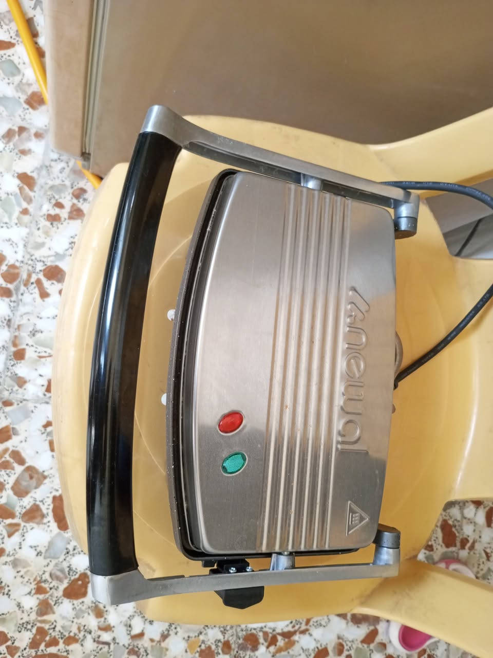 كابسة صاج للبيع جديدة السعر30 ويوجد توصيل اتواصل ***********
