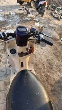 دراجه ماكس بوليس السعر 700 وبيها مجال07765084591